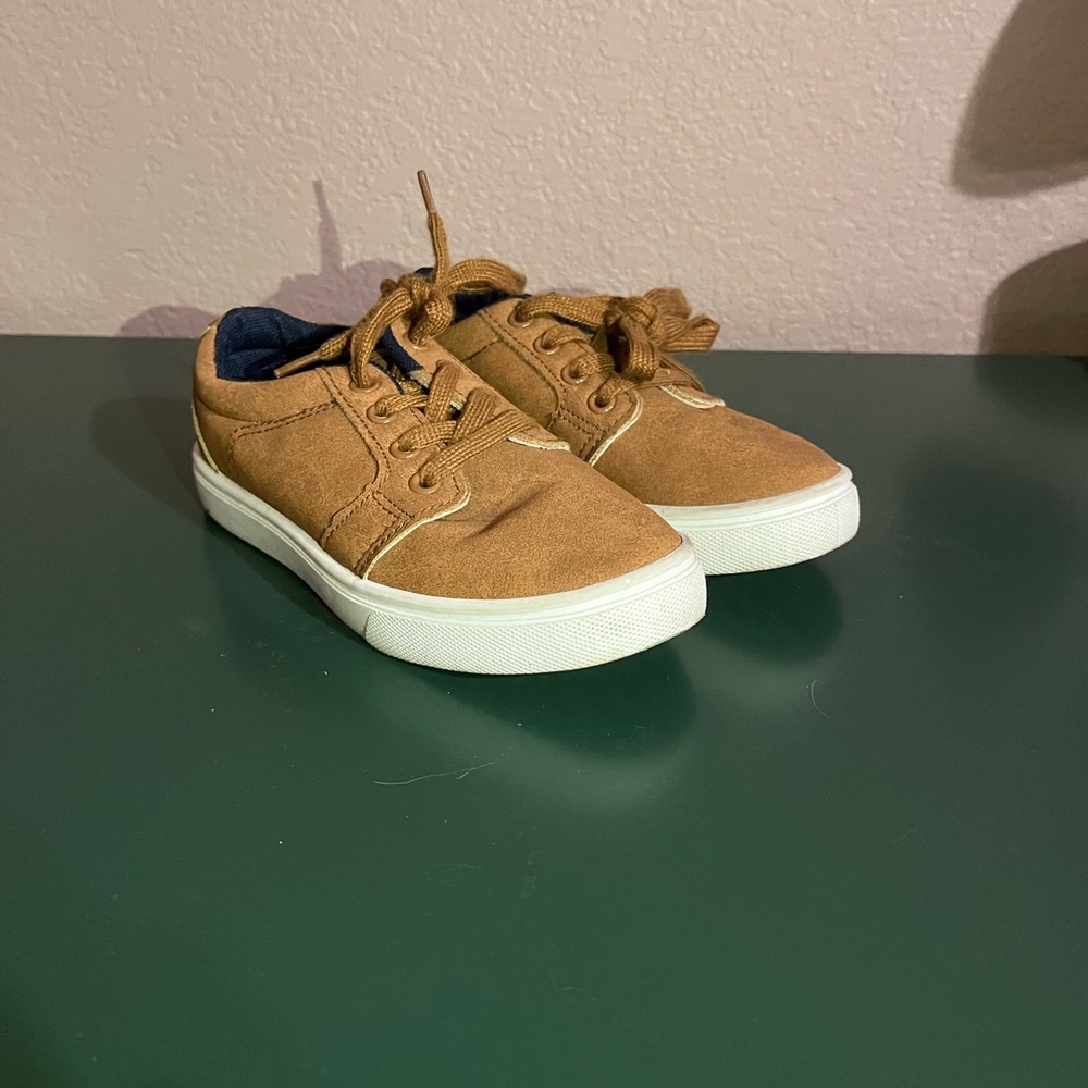 Lucky Brand Kids Tan Suede Lace-Up Sneakers